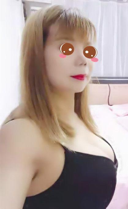 服务不错的少妇巧儿 第1张