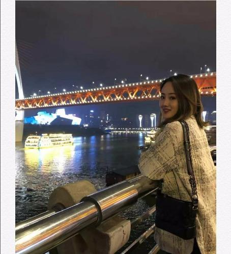 长腿嫩妹 第1张